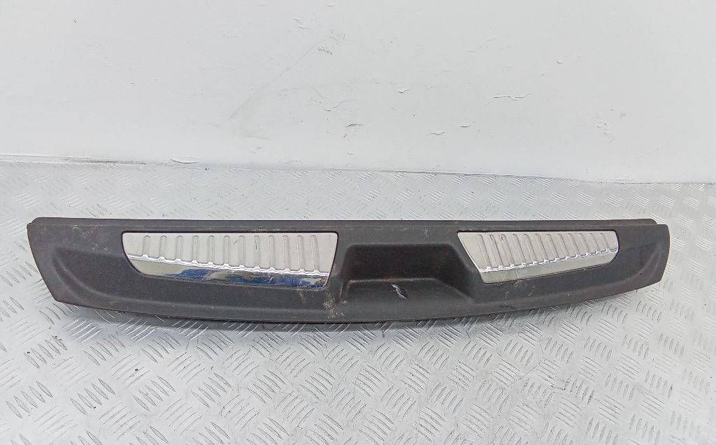 накладка внутренняя на заднюю панель кузова Renault Laguna 3 поколение 2007, 849200006R
