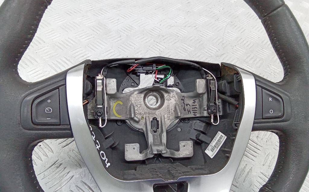 кнопки управления на руле Renault Laguna 3 поколение 2007