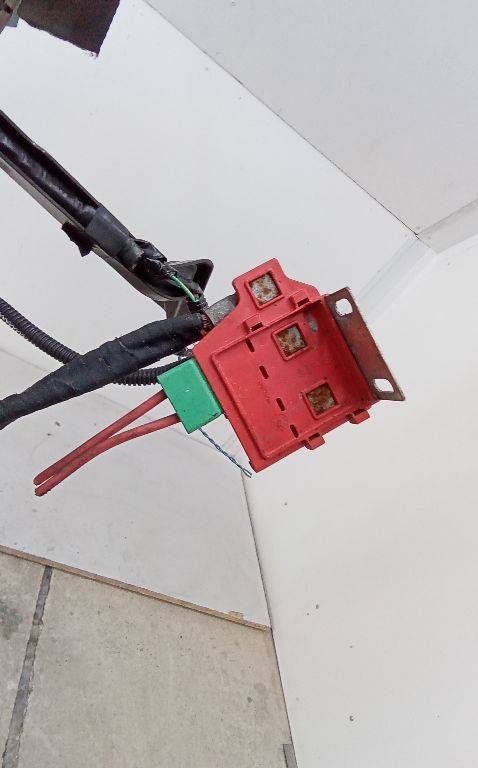 плюсовой провод аккумулятора Renault Modus 1 поколение 2005, 1.6 л., бензин, МКПП, 8200279219