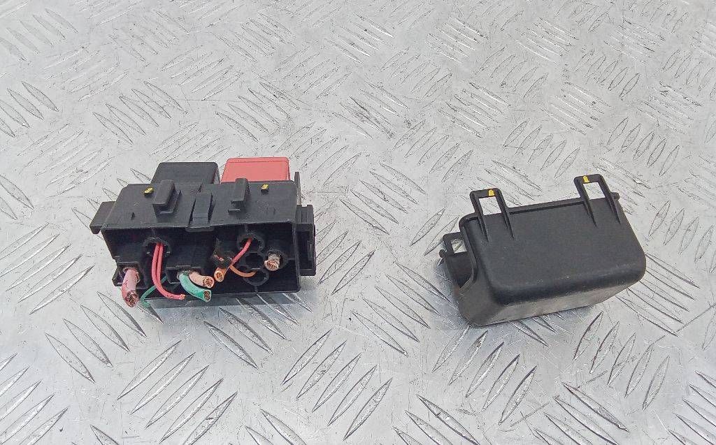 блок реле Renault Megane 3 поколение 2011, 8200222930