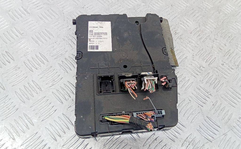блок комфорта Renault Scenic 2 поколение 2004, 8200309690