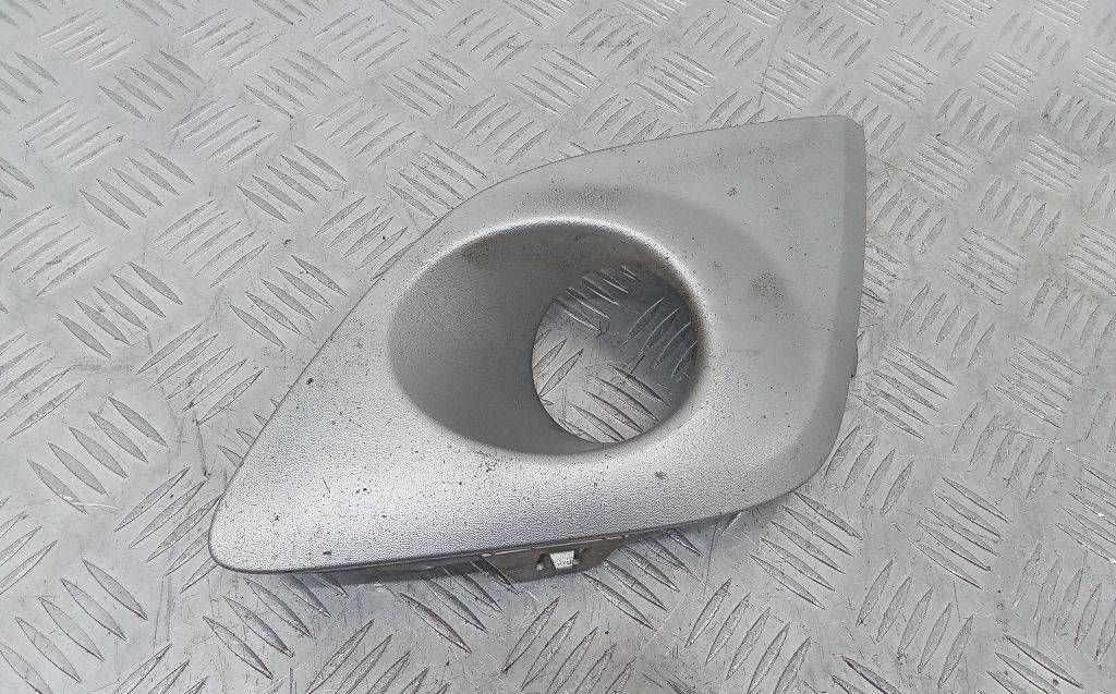 рамка фары противотуманной левой Renault Grand Scenic 3 поколение 2009, 261570001R