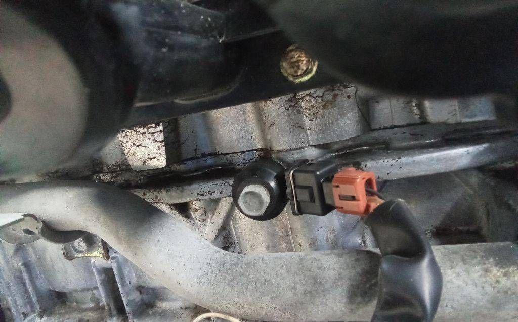 датчик детонации Nissan Micra 2 поколение (K11) 2003, 1.0 л., бензин, МКПП