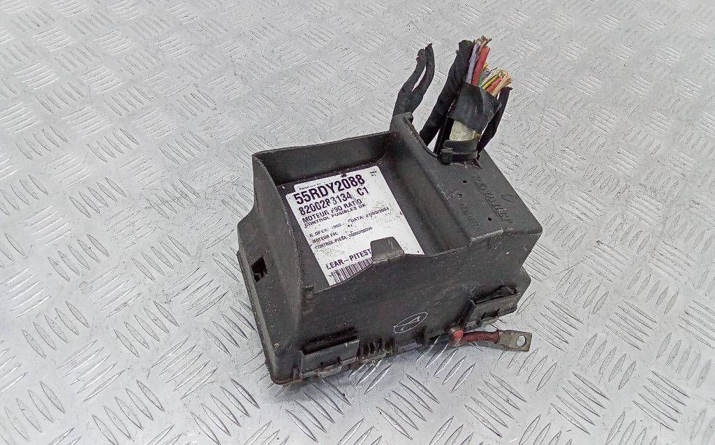 блок предохранителей Renault Laguna 2 поколение 2004, 8200283134
