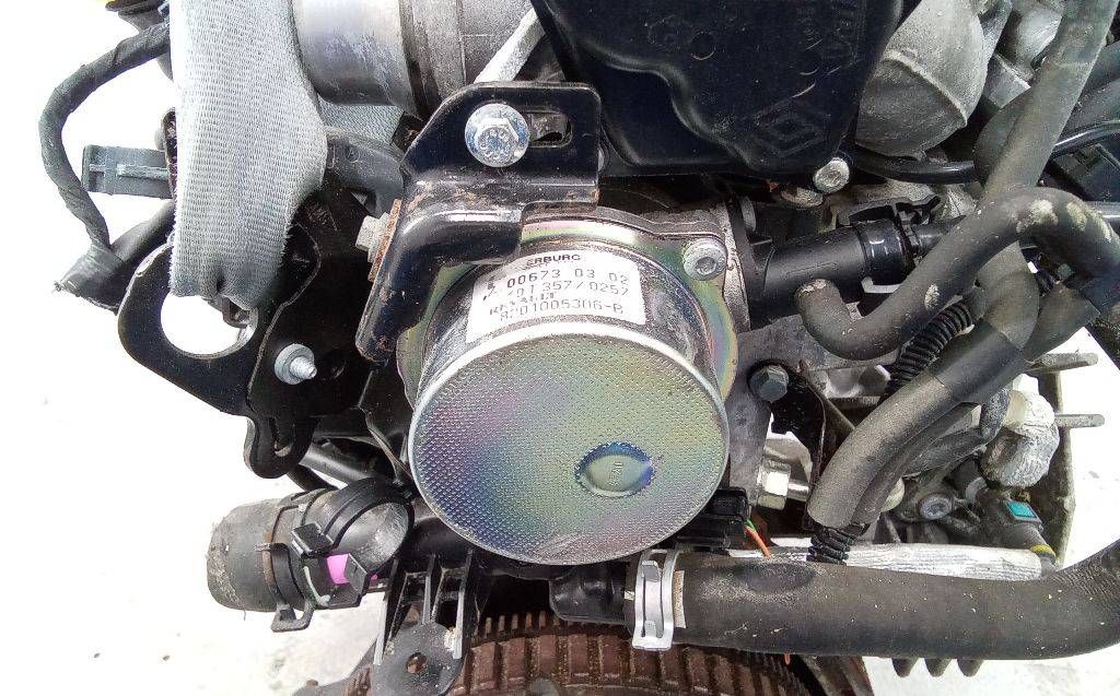 насос вакуумный Renault Duster 1 поколение 2010, 1.5 л., дизель, 8201005306