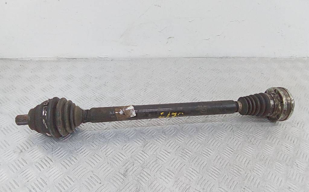 полуось передняя правая (приводной вал, ШРУС) Volkswagen Passat B6 2006