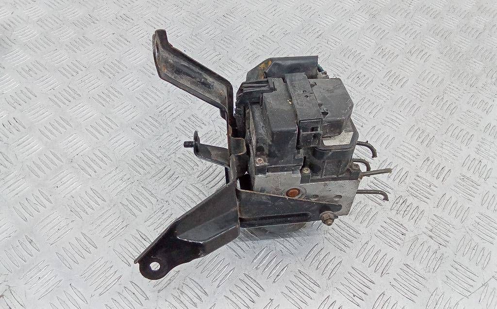 блок ABS Toyota Corolla 9 поколение (E120/E130) 2002, 0273004571