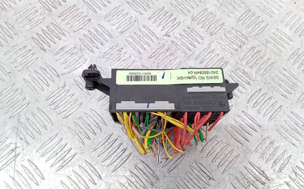 блок предохранителей Renault Duster 1 поколение 2010, 7703297597