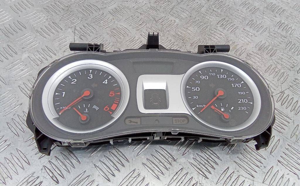щиток приборов (приборная панель) Renault Clio 3 поколение [рестайлинг] 2013, 8201060299
