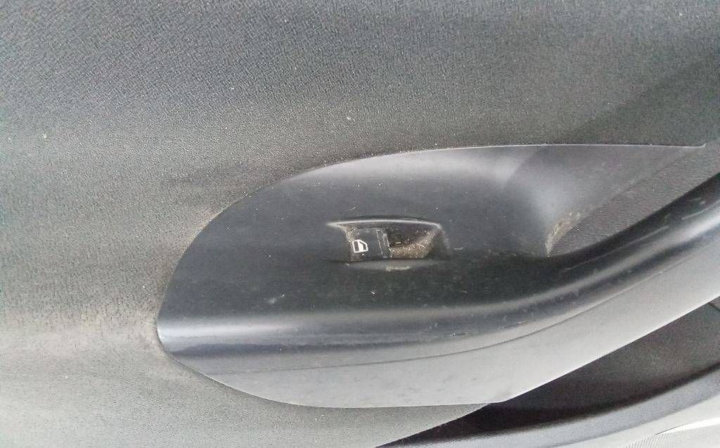 кнопка стеклоподъемника двери Volkswagen Passat B6 2005, седан