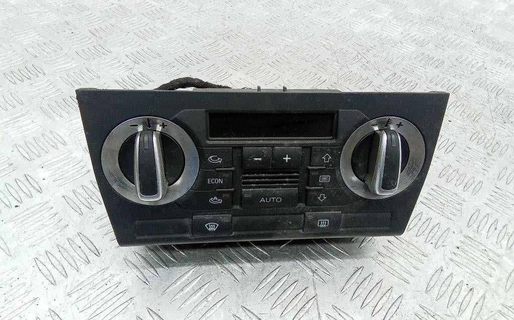 блок управления печки / климат-контроля Audi A3 8P [рестайлинг] 2006, 8P0820043M