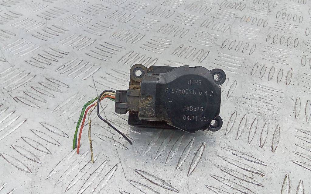 моторчик заслонки печки Citroen C5 2 поколение 2009, P1975001