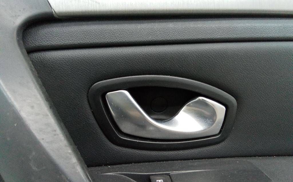 ручка внутренняя передняя правая Renault Laguna 3 поколение 2011
