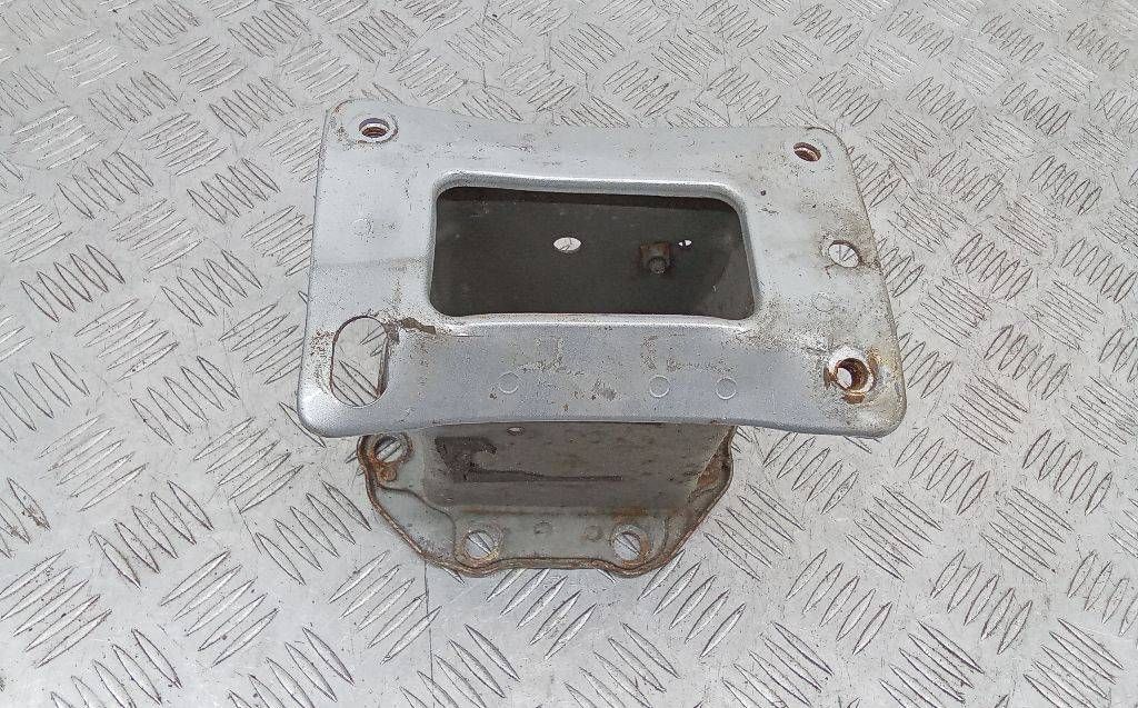 кронштейн переднего бампера Hyundai i30 1 поколение 2008