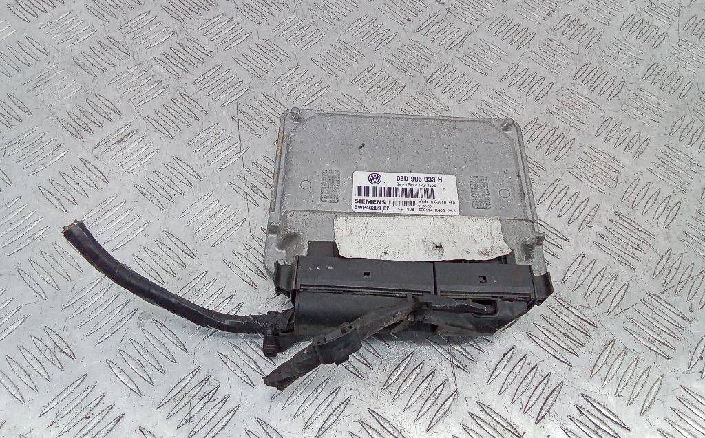 блок управления двигателем Volkswagen Polo 4 поколение 2005, 1.2 л., 03D906033