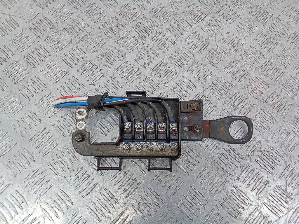 блок предохранителей Hyundai Matrix 1 поколение 2001, МКПП, 9129817550
