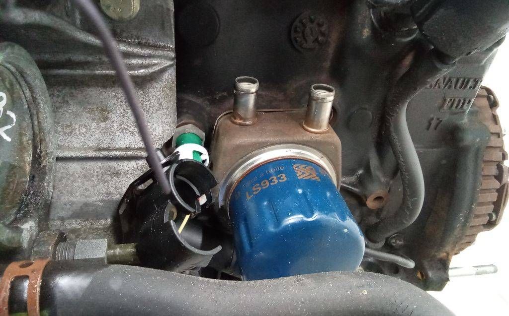 теплообменник масляного фильтра Renault Scenic 1 поколение [рестайлинг] 2002, 1.9 л., дизель, МКПП