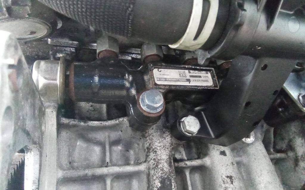 топливная рампа Citroen C4 Picasso 1 поколение 2008, 1.6 л., дизель, МКПП, 9654592680