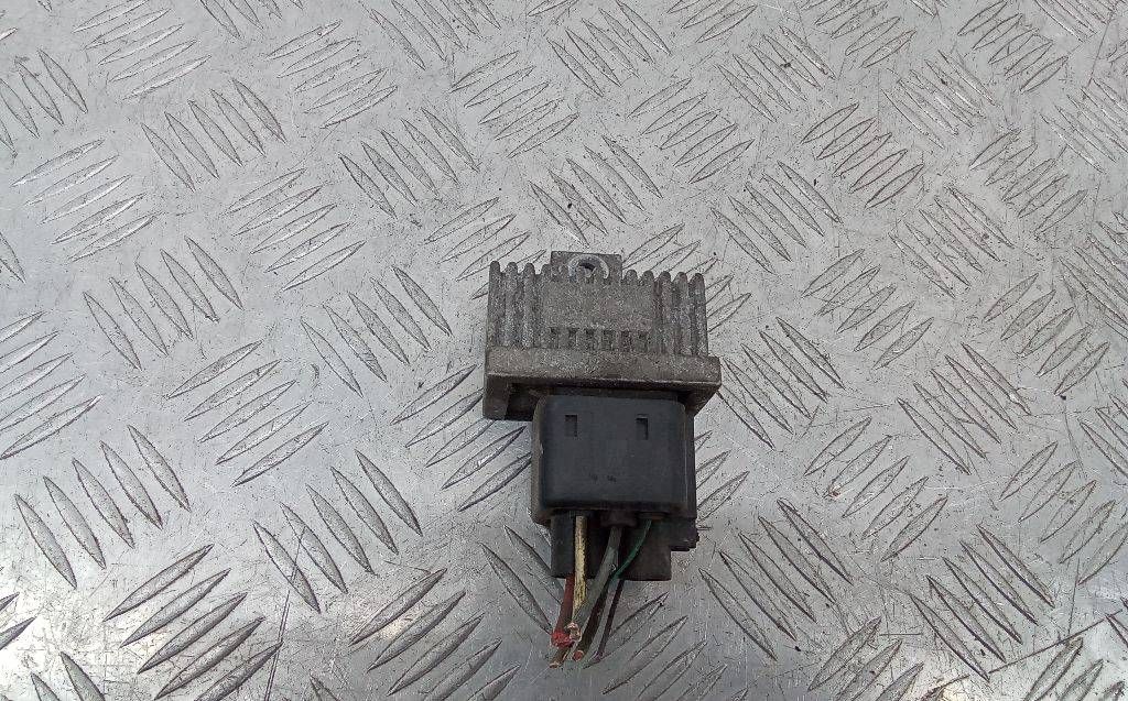 реле накала свечей Renault Scenic 1 поколение [рестайлинг] 2002, 1.9 л., дизель, МКПП, 7700115078