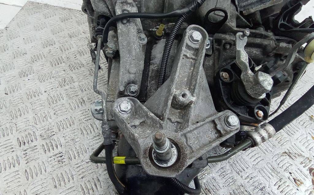 кронштейн КПП Renault Logan 1 поколение 2007, 1.5 л., дизель, МКПП, 8200605732