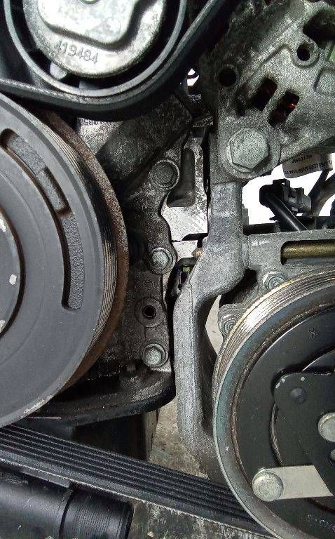 кронштейн компрессора кондиционера Peugeot 307 1 поколение 2005, 1.6 л., дизель, МКПП