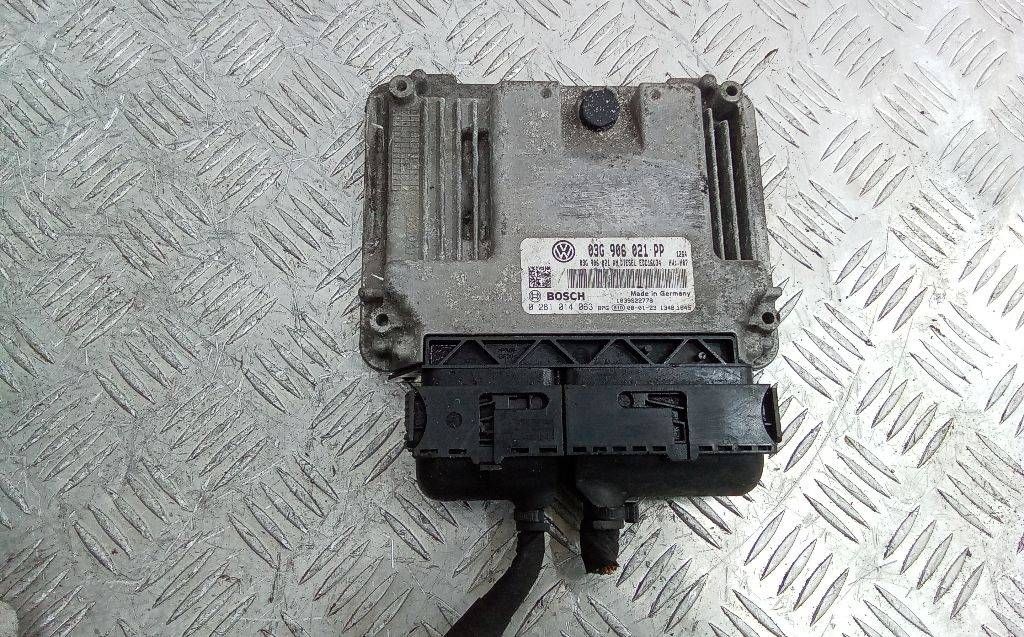 блок управления двигателем Volkswagen Golf 5 поколение 2007, 2.0 л., дизель, АКПП, 03G906021