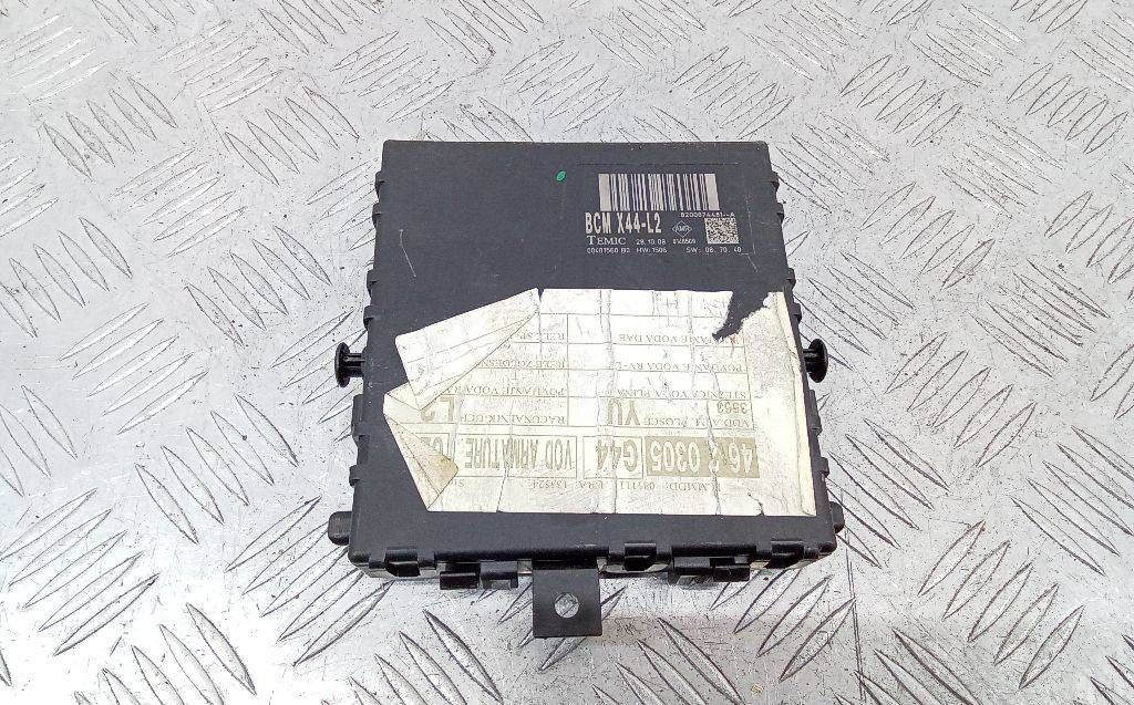 блок комфорта Renault Twingo 2 поколение 2008, 8200874481