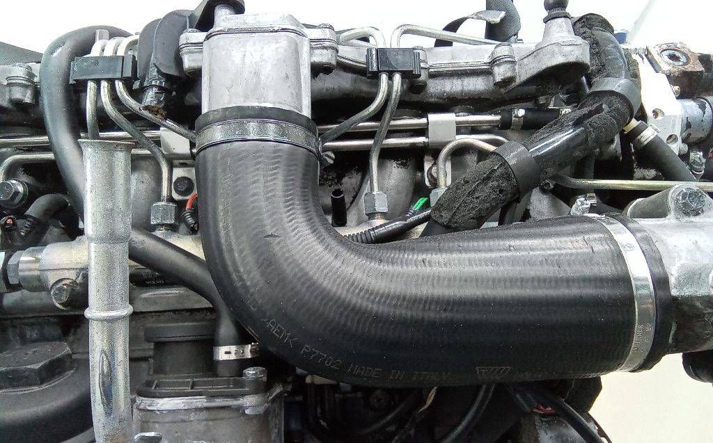 патрубок интеркулера Volvo V70 2 поколение 2004, 2.4 л., дизель, АКПП