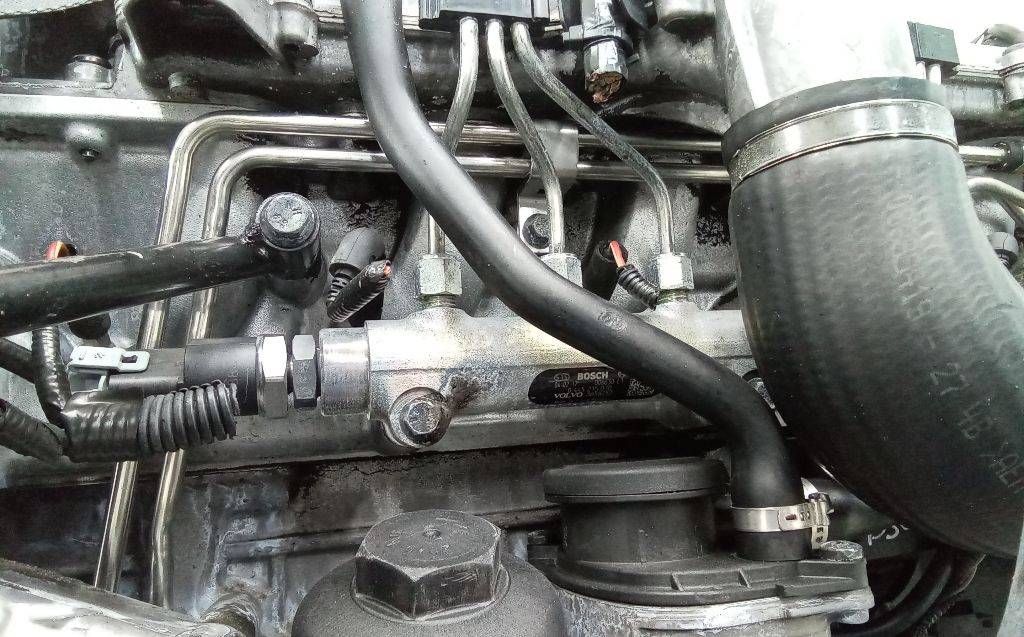 топливная рампа Volvo V70 2 поколение 2004, 2.4 л., дизель, АКПП, 0445215010