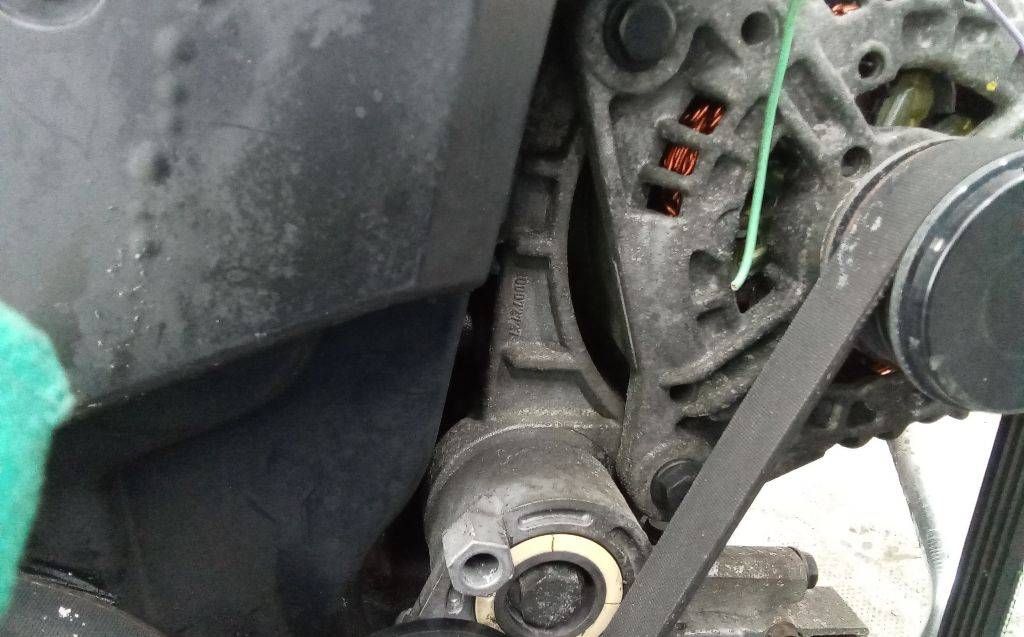 кронштейн генератора Renault Kangoo 1 поколение [рестайлинг] 2004, 1.5 л., дизель, МКПП, 8200072727
