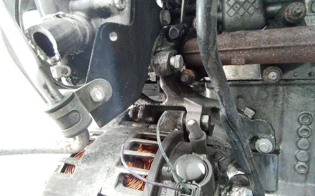 кронштейн генератора Citroen Berlingo 1 поколение (M59) [рестайлинг] 2010, 1.6 л., дизель, МКПП, 9658199180
