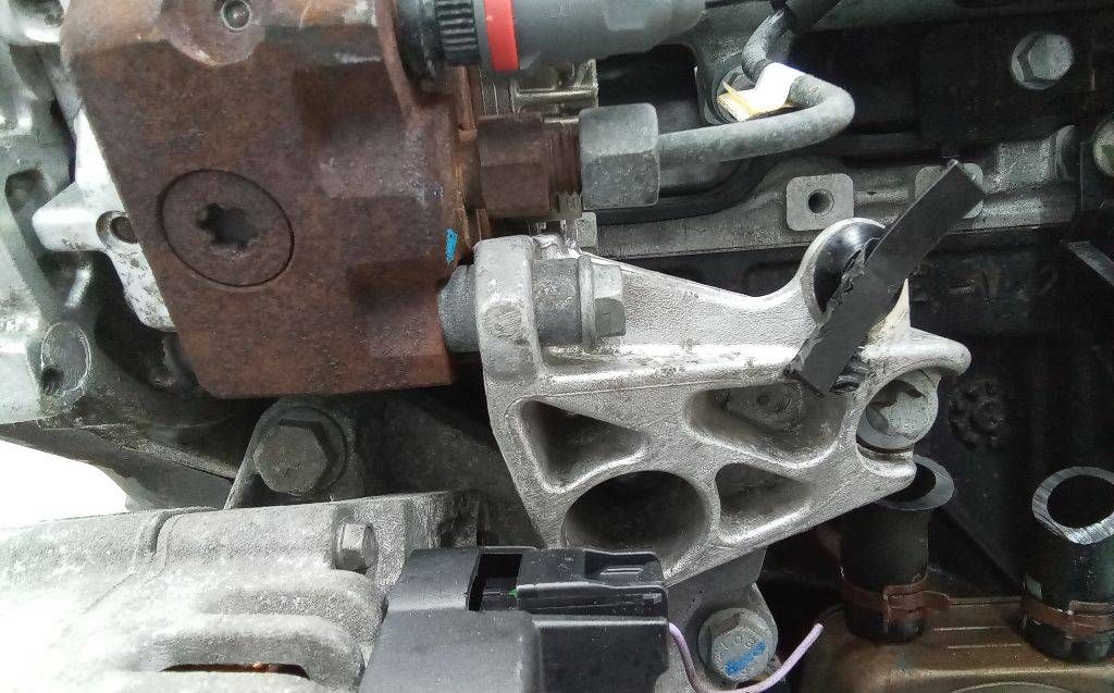 кронштейн ТНВД Renault Scenic 2 поколение 2006, 1.9 л., дизель, МКПП, 8200193773