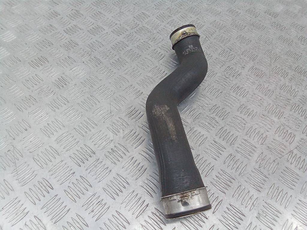 патрубок интеркулера Mercedes-Benz CLC-Класс 1 поколение 2008, 2.2 л., дизель, A2095281082