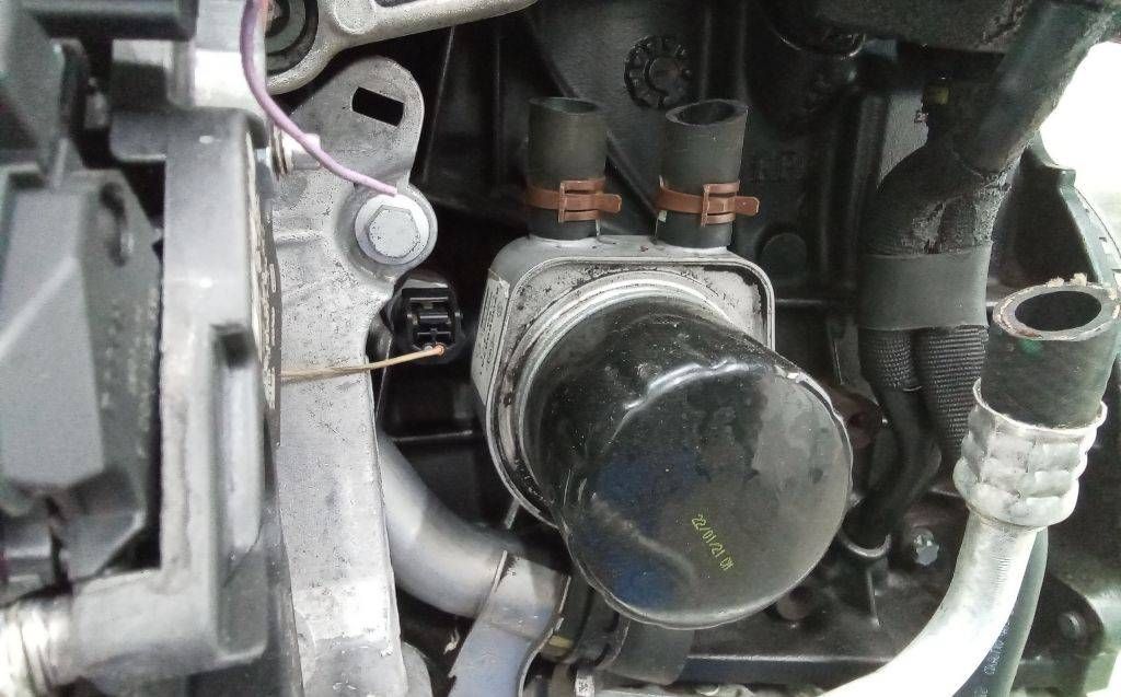 теплообменник масляного фильтра Renault Megane 2 поколение [рестайлинг] 2007, 1.9 л., дизель, МКПП, 8200806731