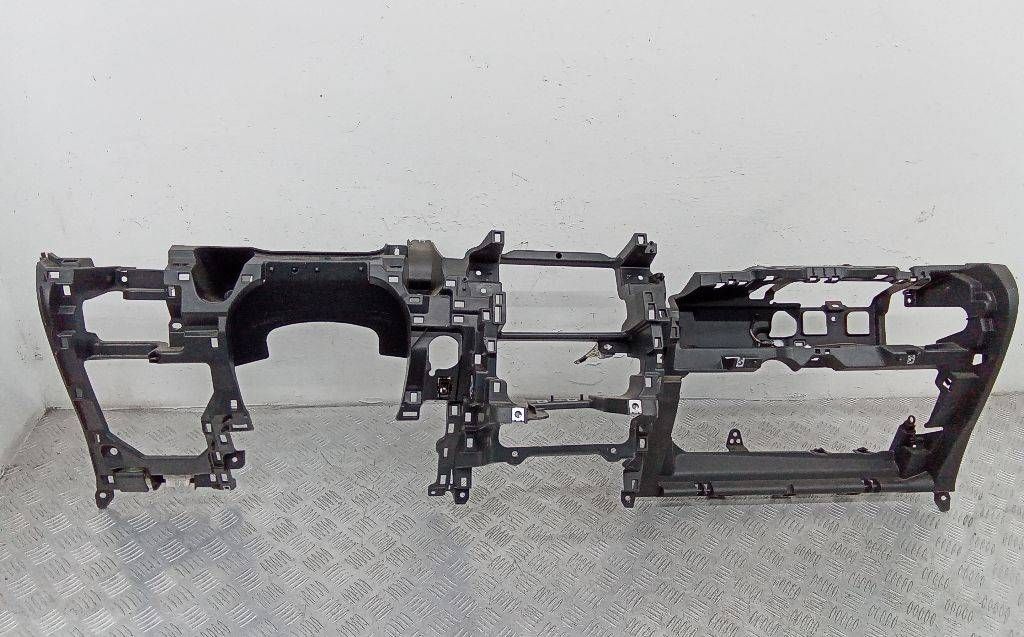 панель передняя салона (торпедо) Toyota Verso 1 поколение 2009, 55303-0F030
