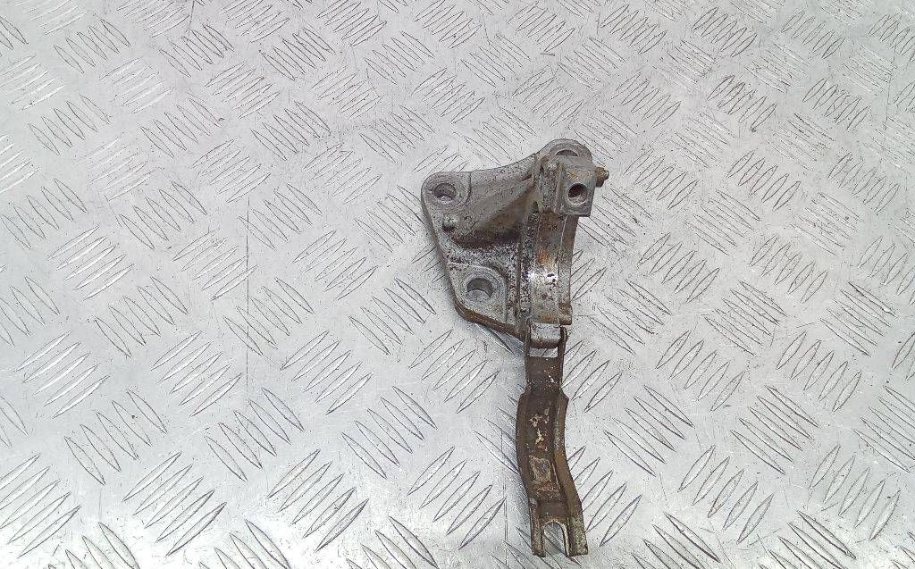 кронштейн полуоси Renault Laguna 3 поколение 2008, 8200833647