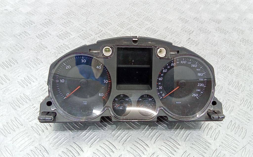 щиток приборов (приборная панель) Volkswagen Passat B6 2005, 3C0920850Q