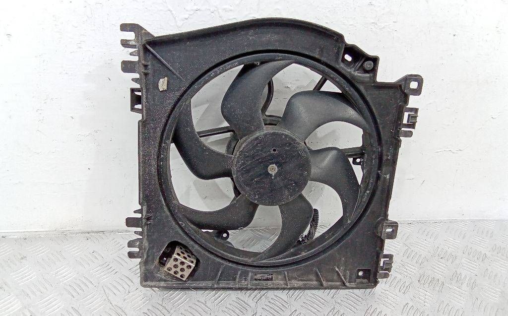 вентилятор радиатора Nissan Note E11 2005, 8200688375