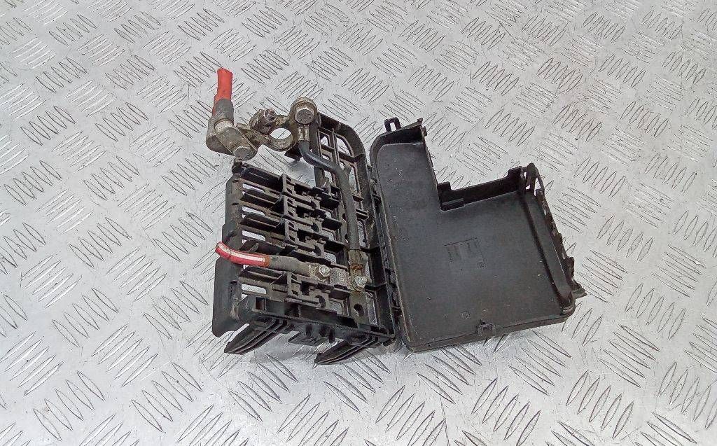 плюсовой провод аккумулятора Opel Corsa C [рестайлинг] 2006, 17184341