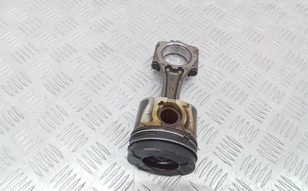 поршень Opel Astra J 2011, 1.7 л., дизель