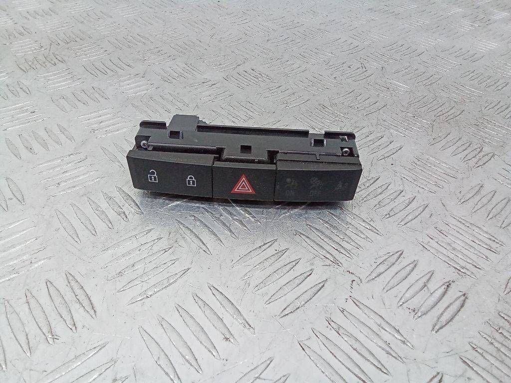 кнопка аварийной сигнализации Opel Astra J 2012, 13285122