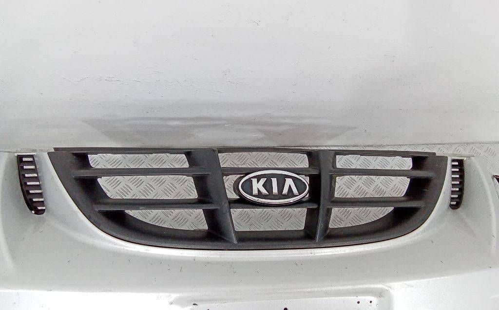 решетка радиатора Kia Cerato 1 поколение 2005
