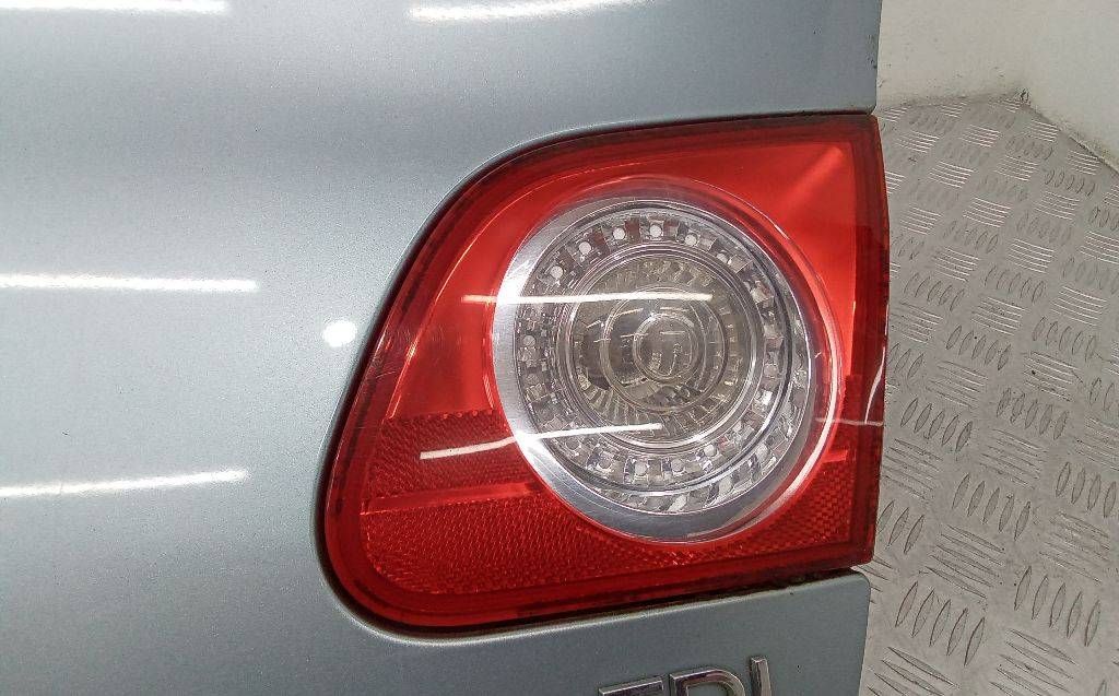 фонарь крышки багажника правый Volkswagen Passat B6 2009, седан