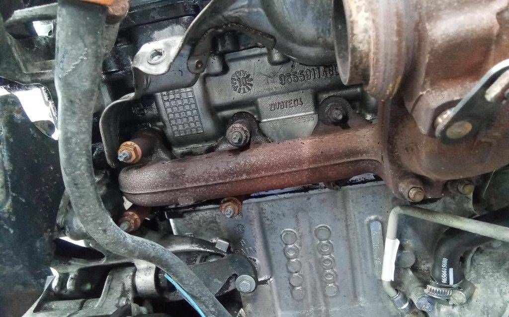 коллектор выпускной Peugeot Partner 2 поколение (B9) 2010, 1.6 л., дизель, МКПП