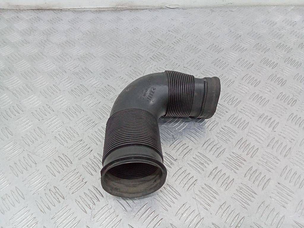 патрубок воздушного фильтра Mercedes-Benz C-Класс W203/S203/CL203 2002, A6110940587