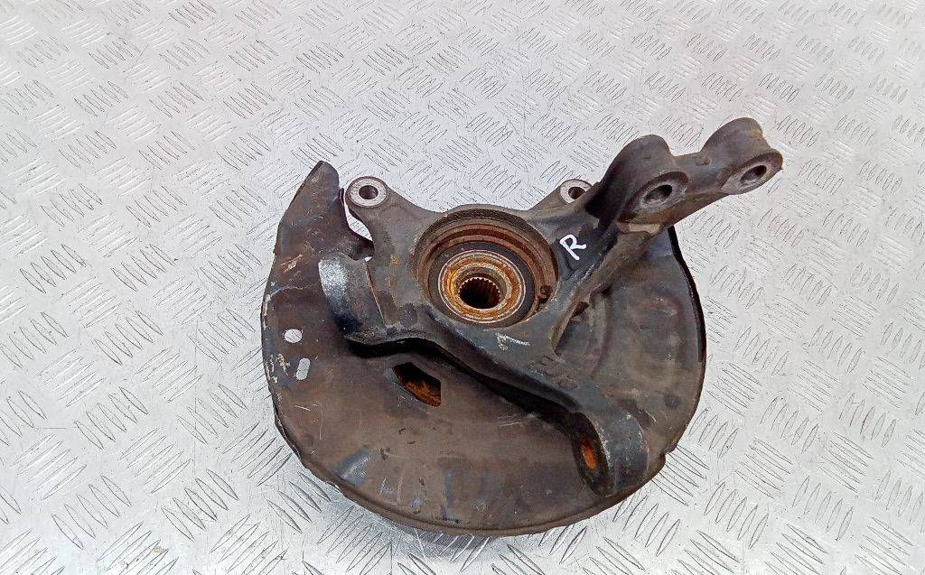 кулак поворотный правый Toyota Yaris XP9 2007, 1.4 л., дизель