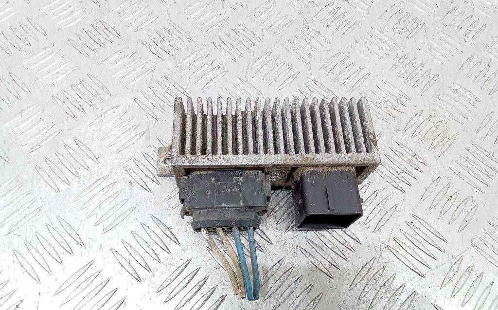 реле накала свечей Renault Megane 3 поколение 2011, 8200558438