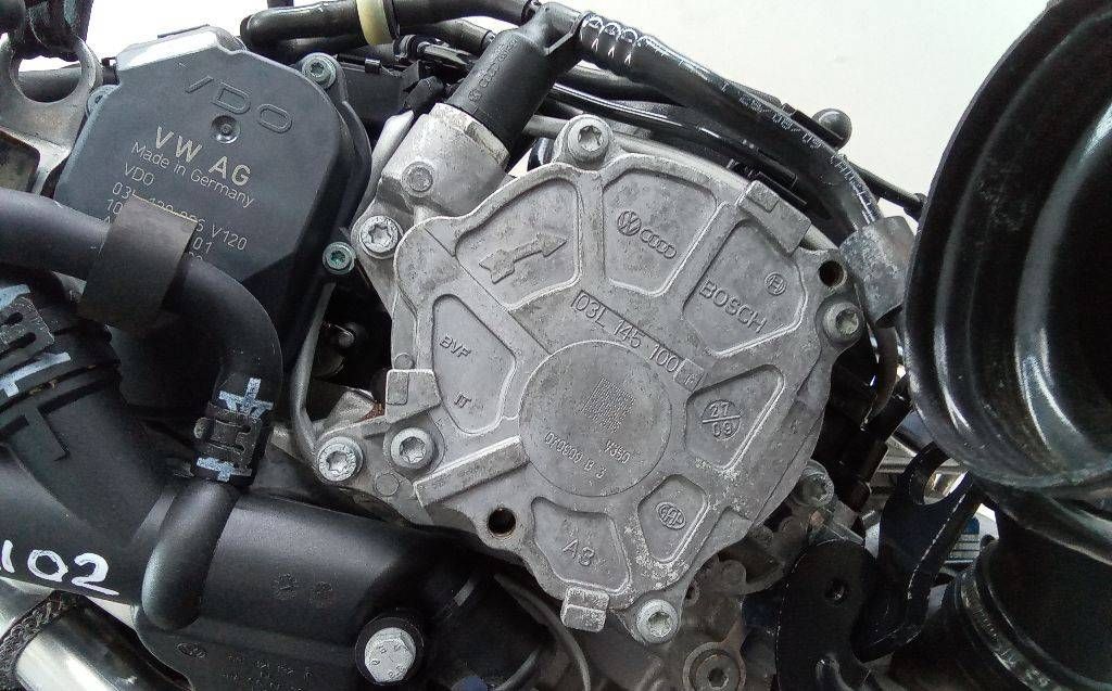 насос вакуумный Volkswagen Passat B6 2009, 2.0 л., дизель, МКПП, 03L145100