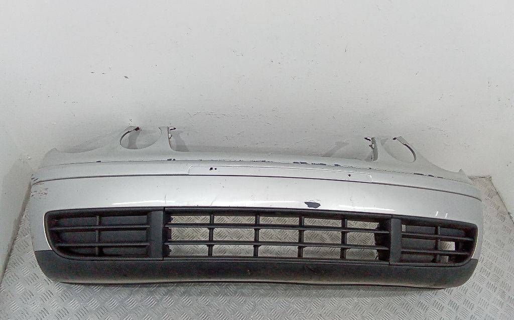 бампер передний Volkswagen Polo 4 поколение 2005, 6Q0805903