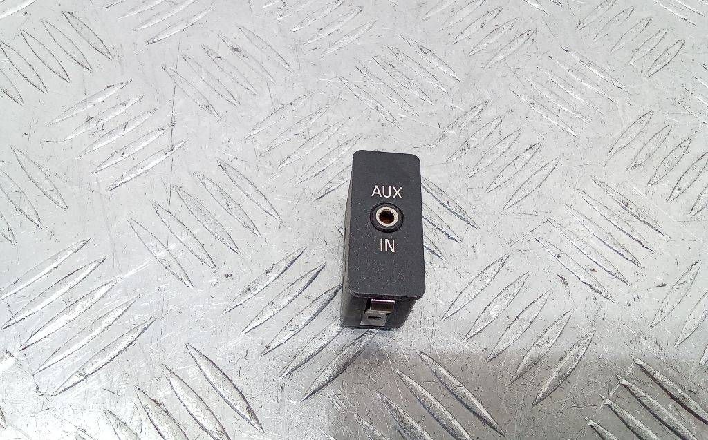 разъем AUX / USB Mini Cooper 2 поколение 2008, 61316930561
